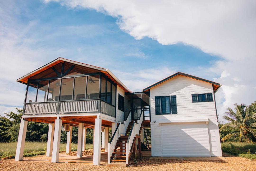 Almond Beach Resort At Jaguar Reef Хопкінс Екстер'єр фото