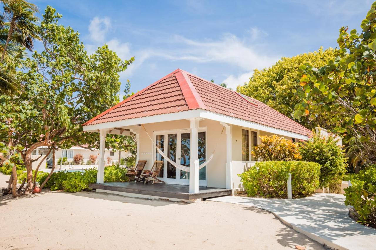 Almond Beach Resort At Jaguar Reef Хопкінс Екстер'єр фото