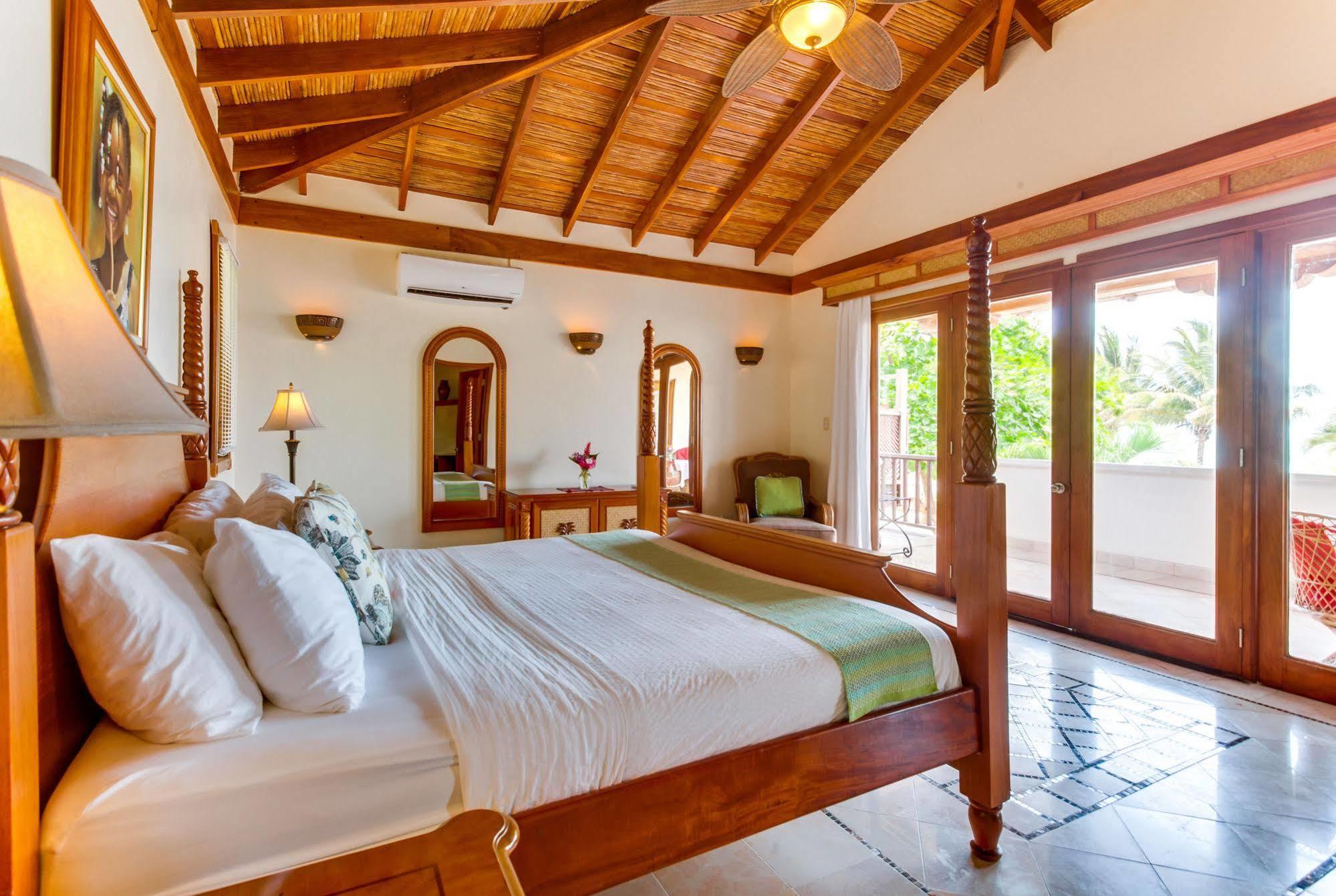 Almond Beach Resort At Jaguar Reef Хопкінс Екстер'єр фото