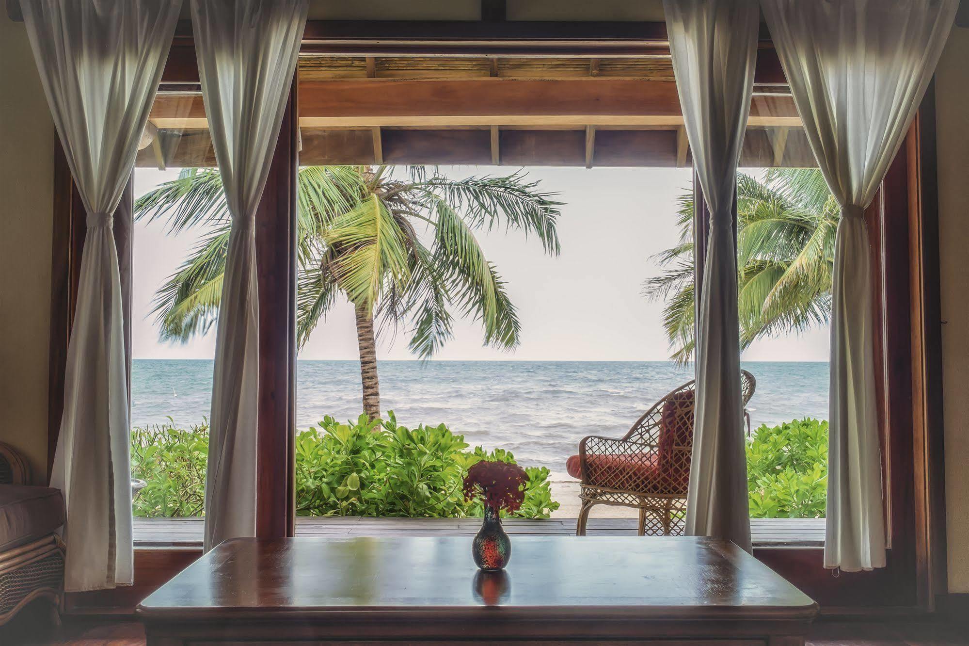 Almond Beach Resort At Jaguar Reef Хопкінс Екстер'єр фото