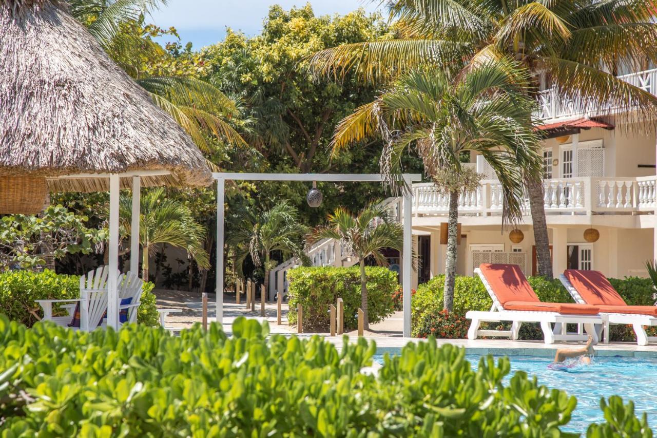 Almond Beach Resort At Jaguar Reef Хопкінс Екстер'єр фото