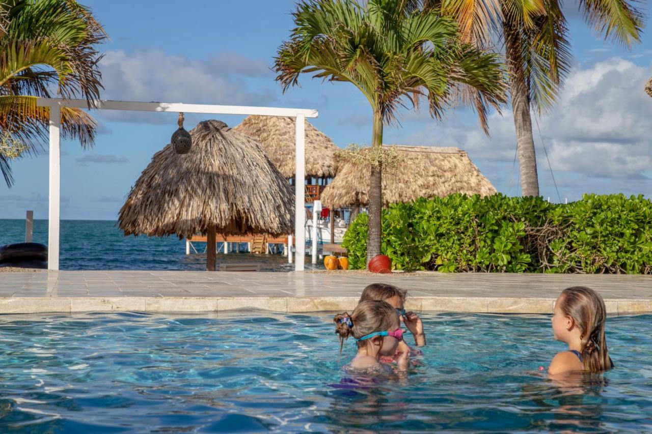 Almond Beach Resort At Jaguar Reef Хопкінс Екстер'єр фото